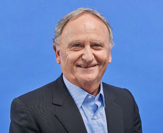 Se realizó una conferencia en honor a Pedro Roffe por la trascedental labor que ha tenido como líder influyente en los debates globales que configuran el sistema internacional de propiedad intelectual. Se realizó una conferencia en honor a Pedro Roffe por la trascedental labor que ha tenido como líder influyente en los debates globales que configuran el sistema internacional de propiedad intelectual.